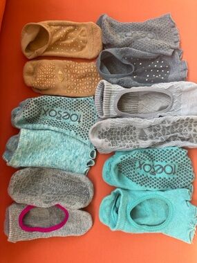 8 Pairs of No-Show Pilates Socks - Teal, Gray, Coral, Aqua